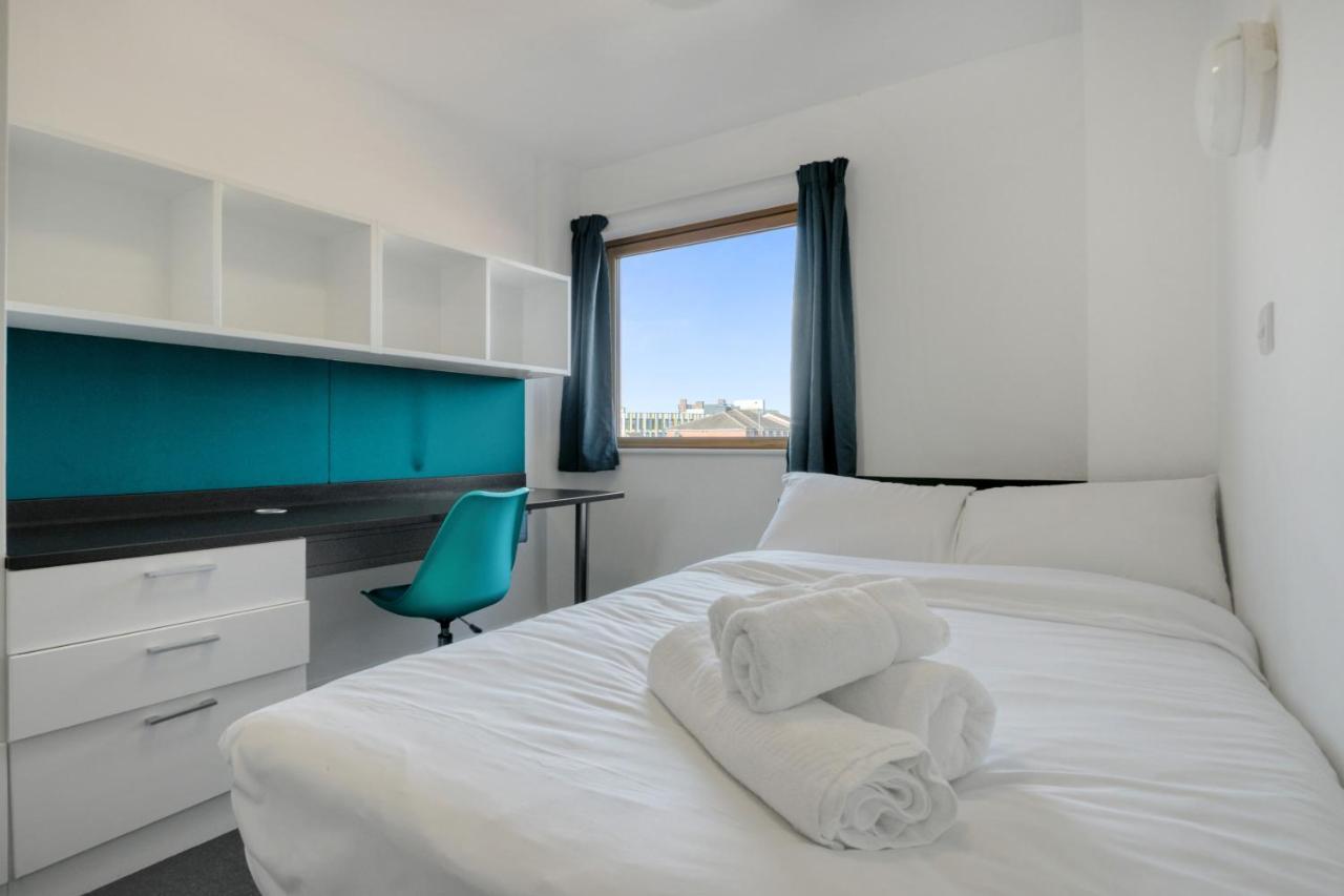 Bright & Central Room In Luton, Sleeps 2 Luton  Ngoại thất bức ảnh
