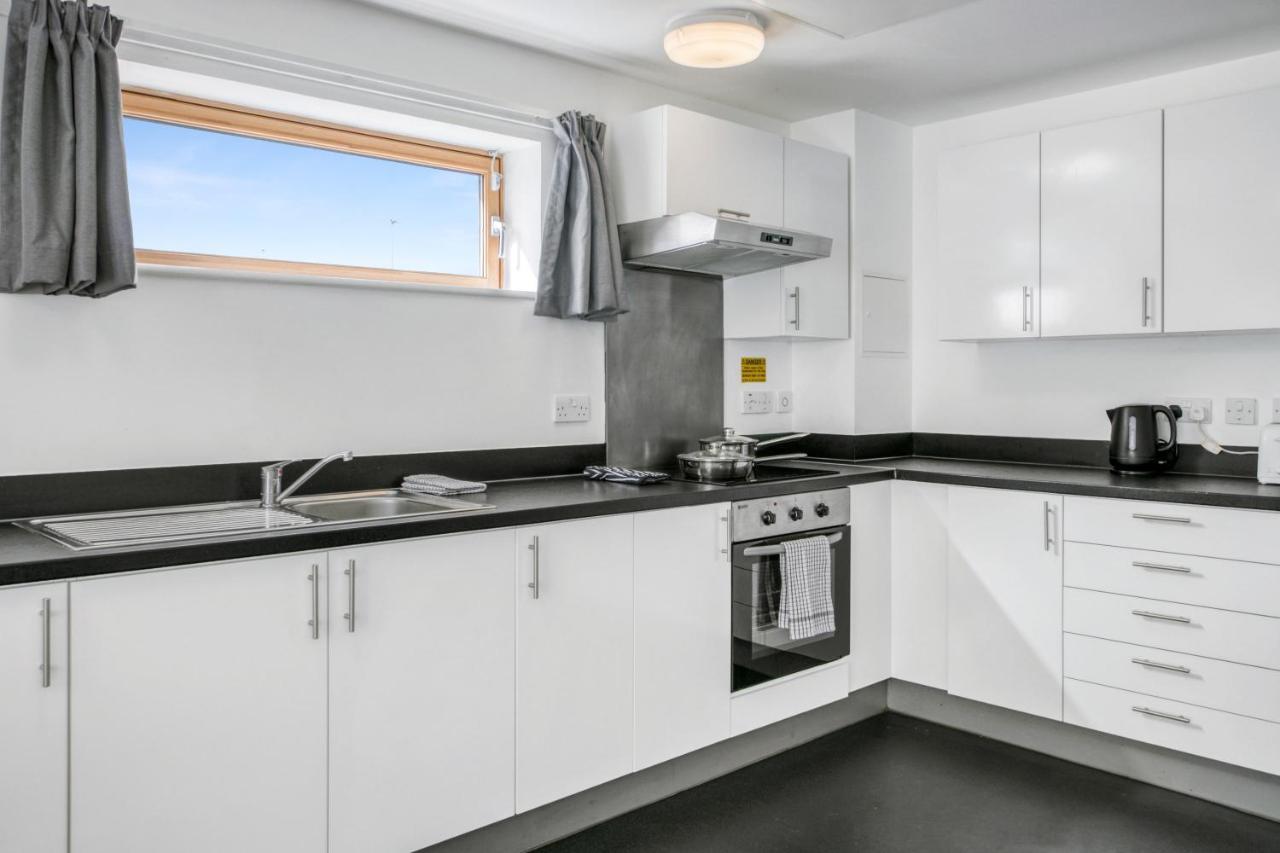 Bright & Central Room In Luton, Sleeps 2 Luton  Ngoại thất bức ảnh